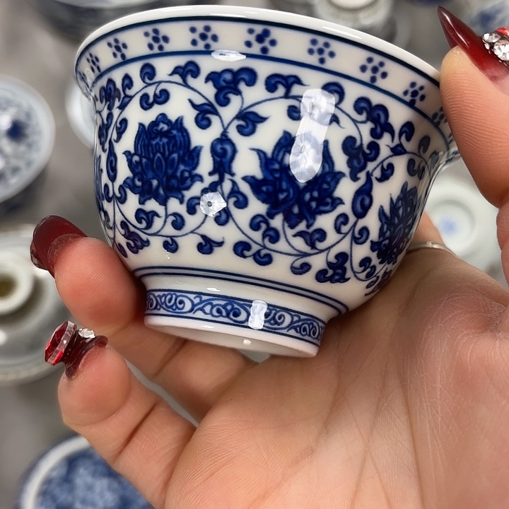 摆件陶青花缠枝连压手主人杯