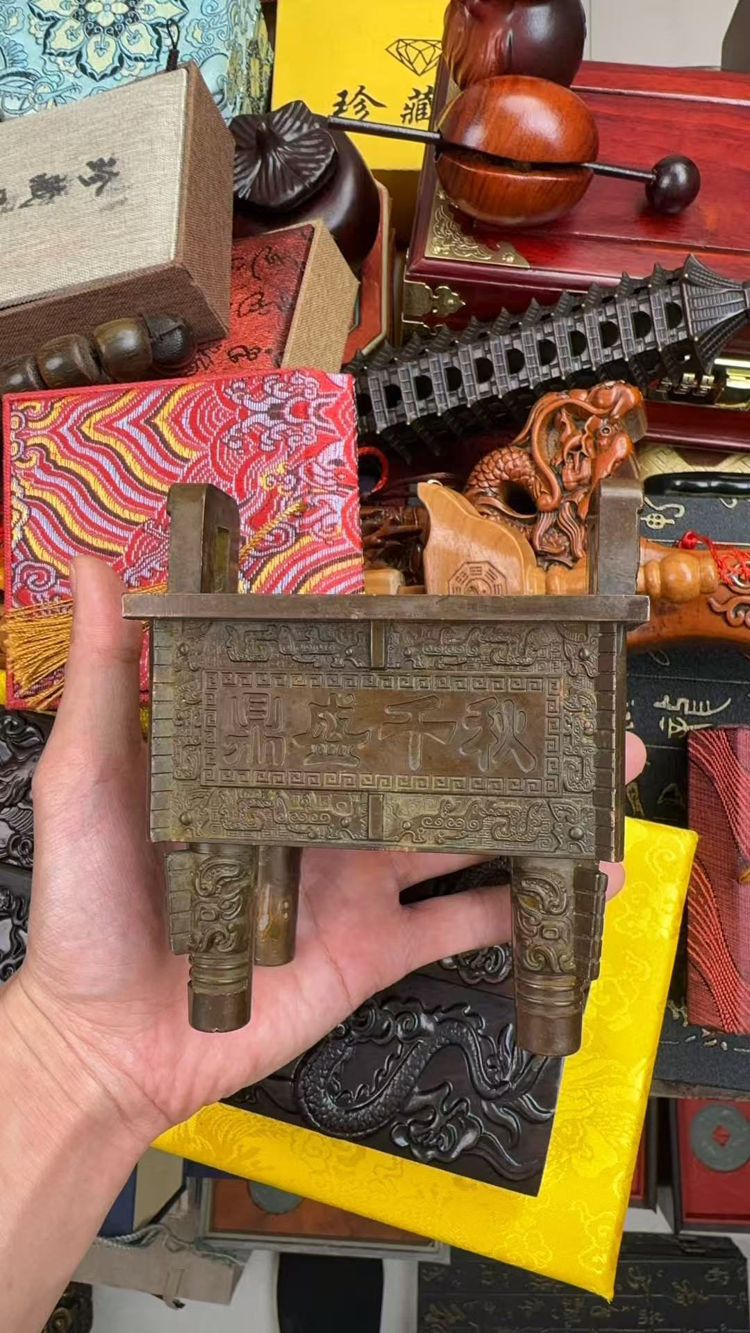 【闪购商品】----铜鼎