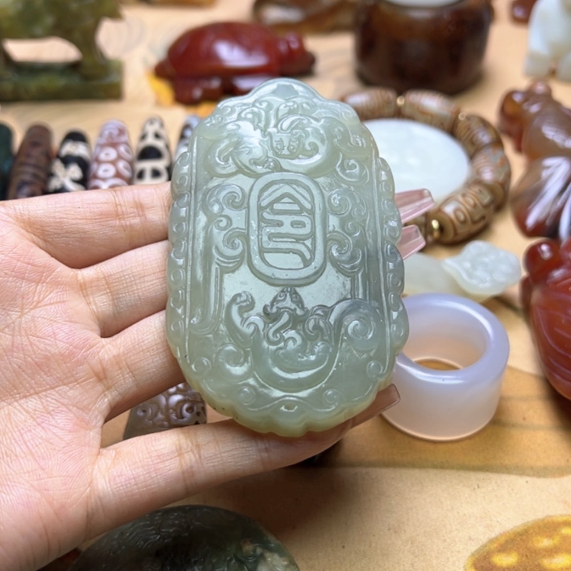 【闪购商品】蛇纹石玉颈饰未镶嵌