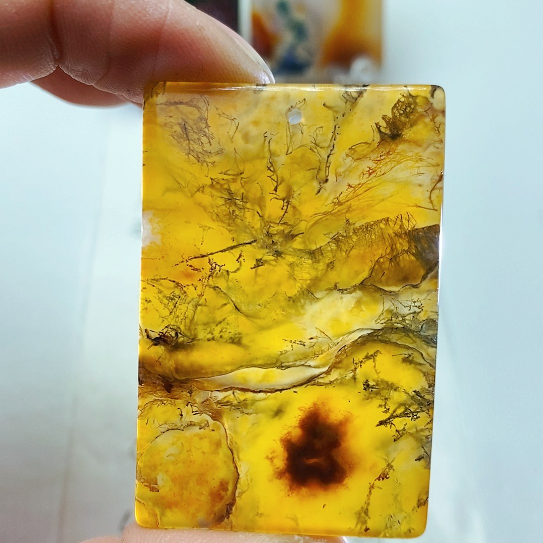 玛瑙/玉髓颈饰未镶嵌自*