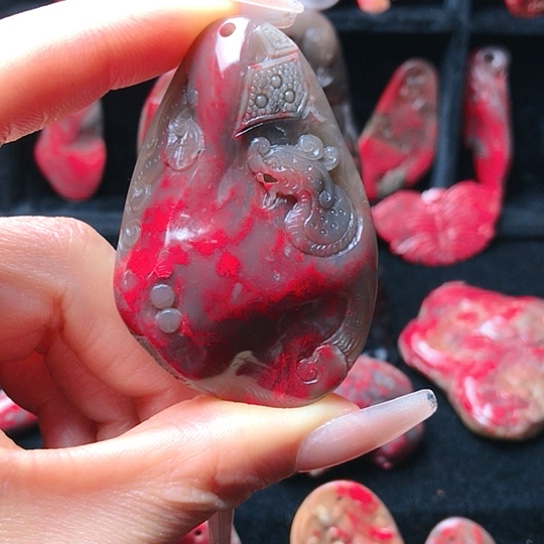 昌化鸡血石昌化鸡血石精品挂件