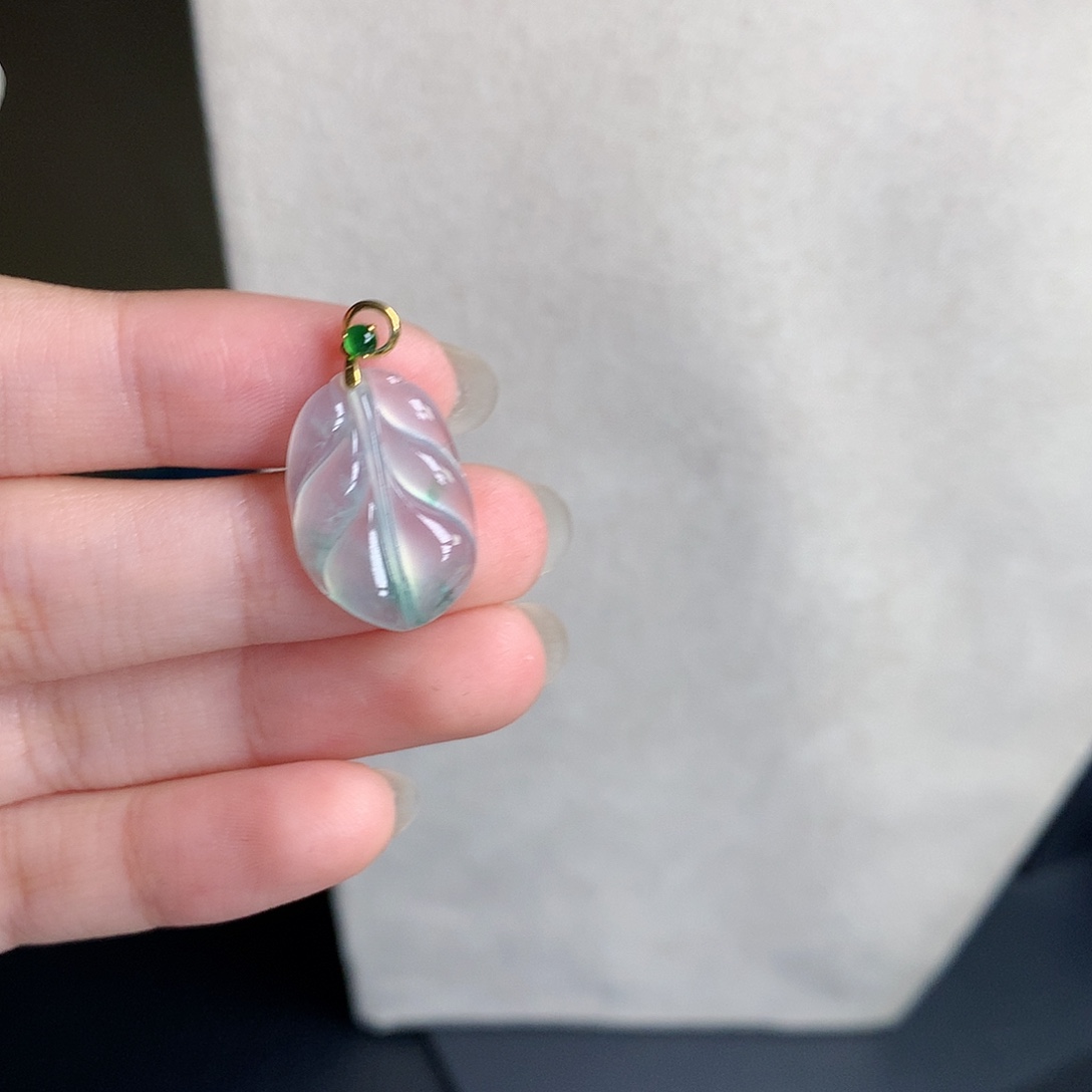 翡翠裸石18K金镶嵌缅甸天然A货翡翠冰种叶子