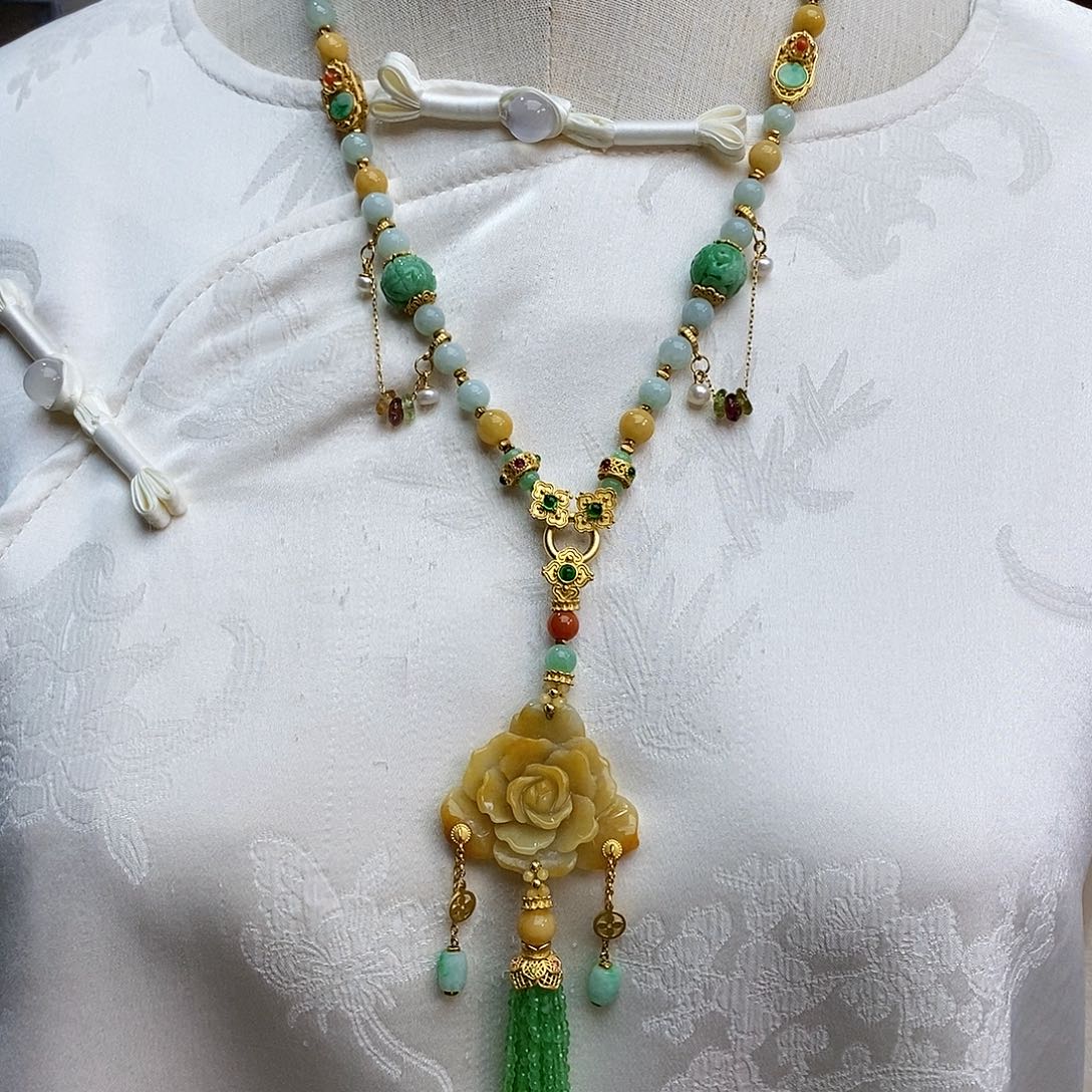 翡翠颈饰未镶嵌天然