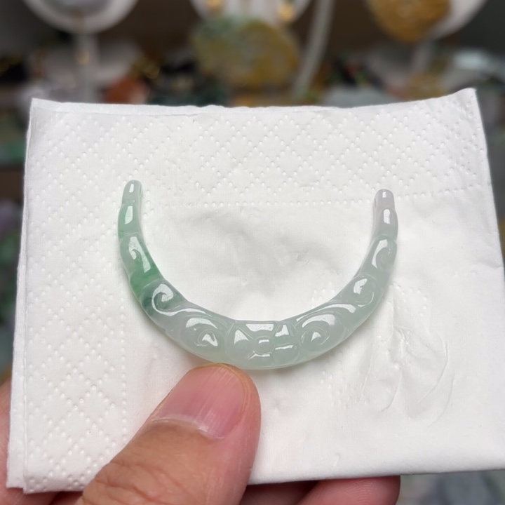 翡翠颈饰未镶嵌吊坠