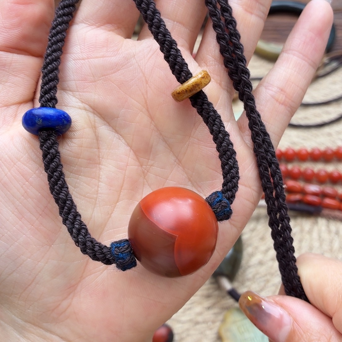 精***品南红玛瑙未镶嵌颈饰