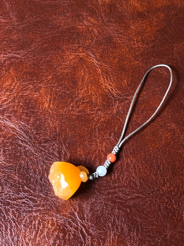 新疆和田玉莲蓬挂件