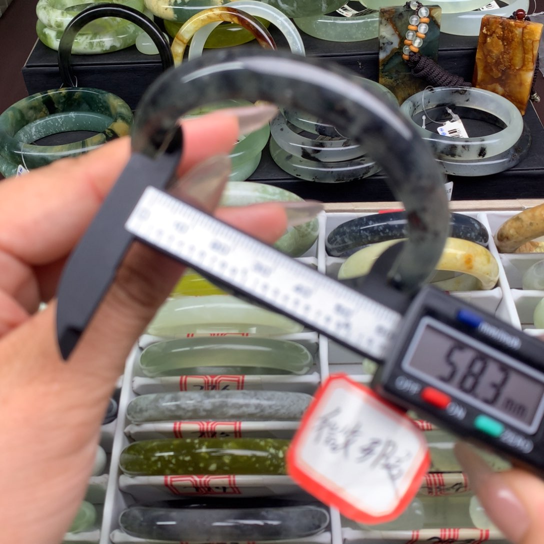 蛇纹石玉未镶嵌手镯788