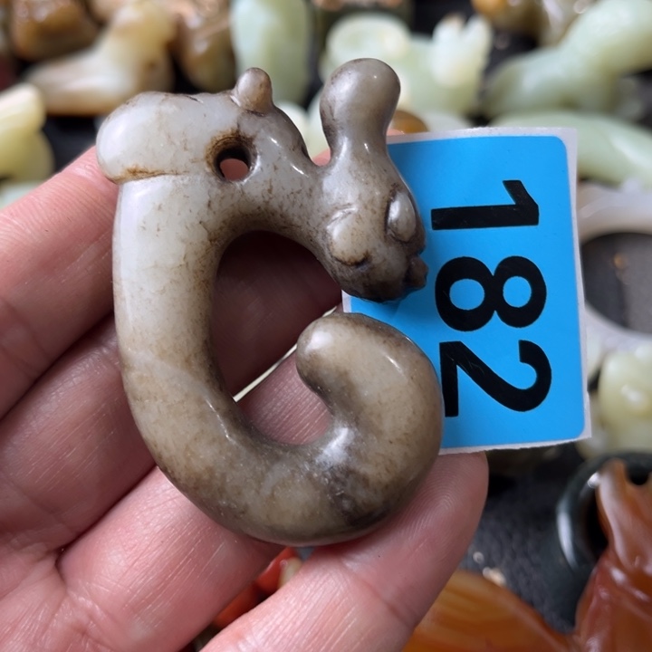 和田玉（糖玉）颈饰未镶嵌