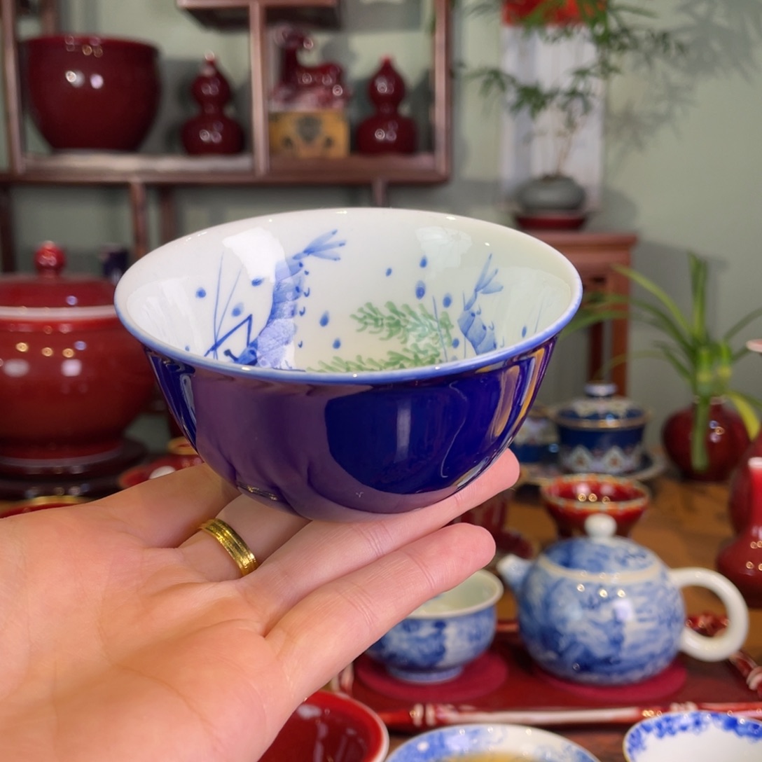 清欢雅玩原矿霁蓝微瑕内绘虾趣鸡缸杯