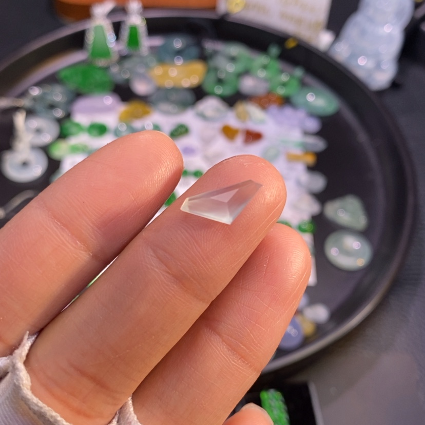 【闪购商品】翡翠挂件未镶嵌切割