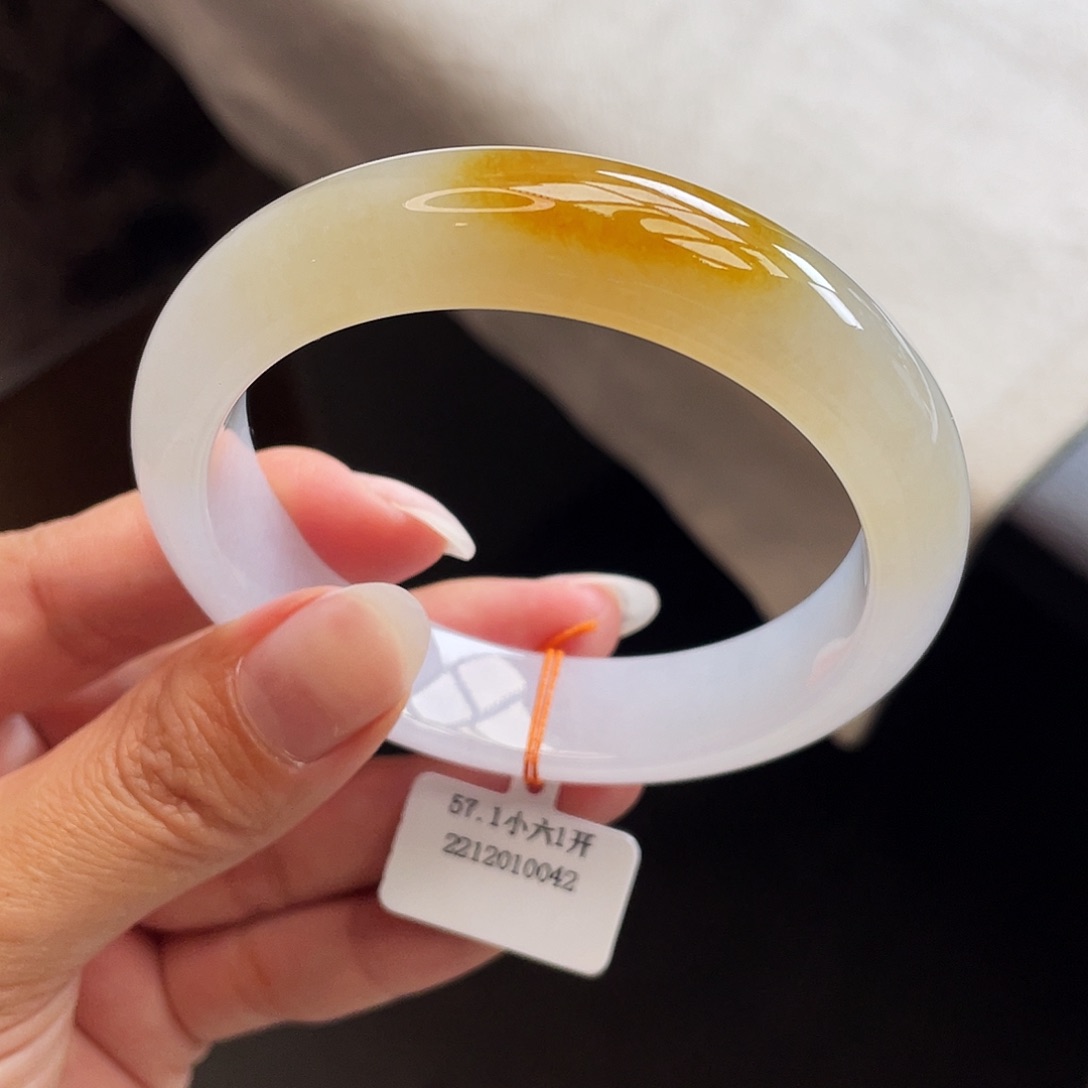 翡翠手镯未镶嵌56-58圈