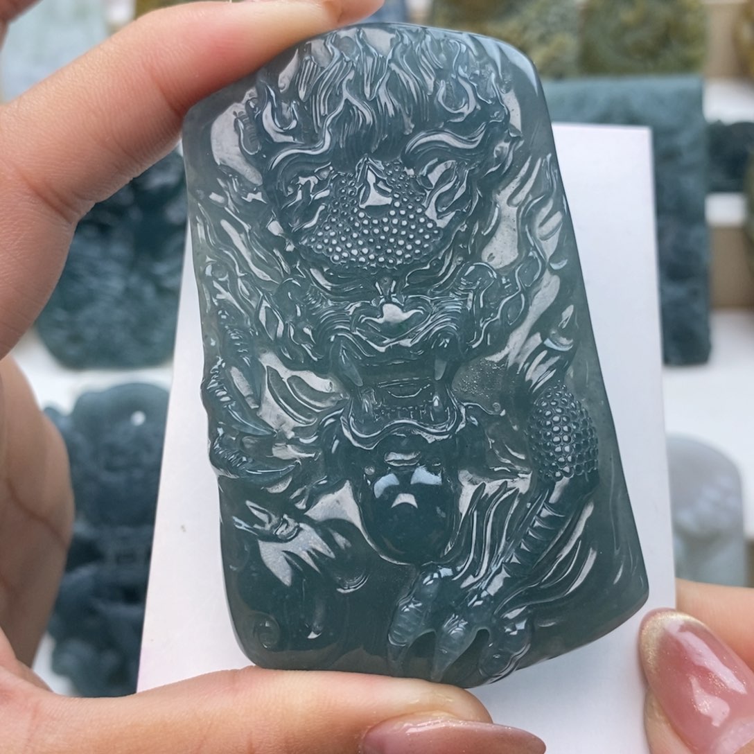 未镶嵌定制翡翠龙牌