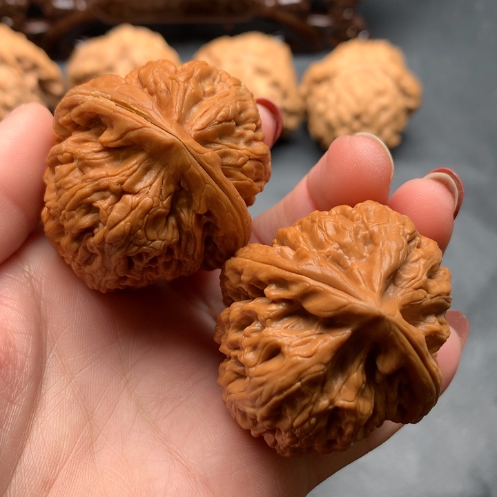 文玩核桃吊坠红锦鲤