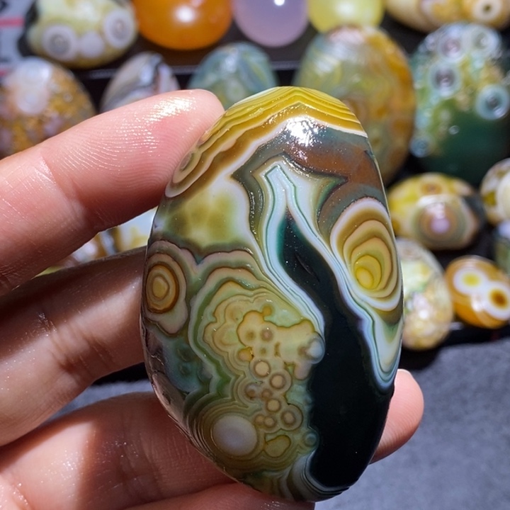 玛瑙/玉髓未镶嵌珠宝半成品1