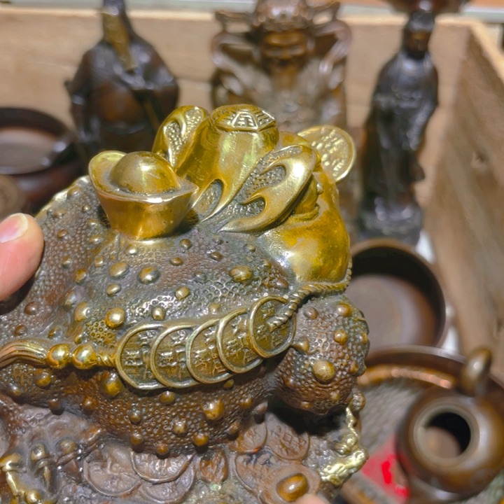 铜的。全清了。一件不留！不磨叽