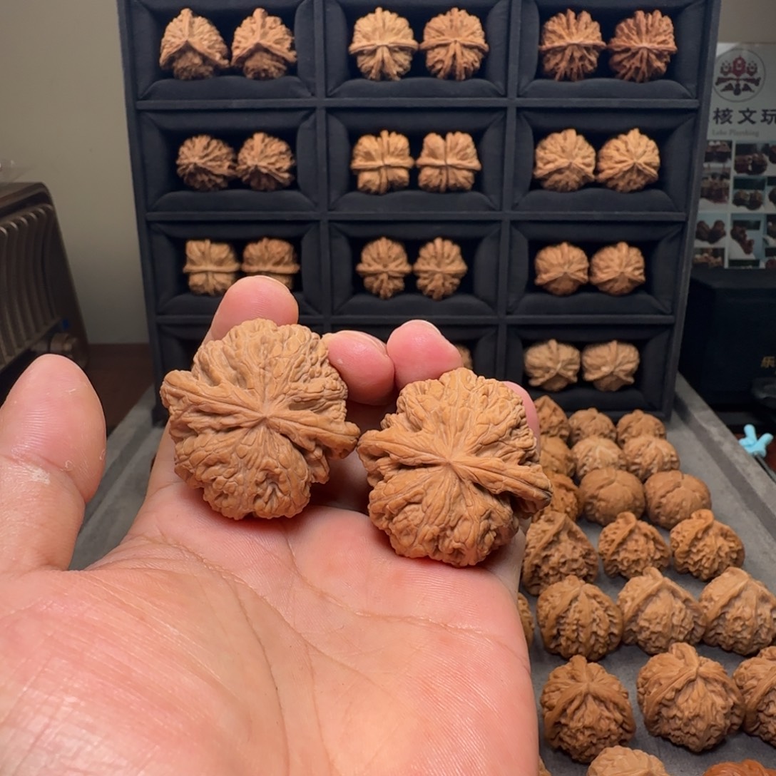 钱****吊坠文玩核桃大粗筋