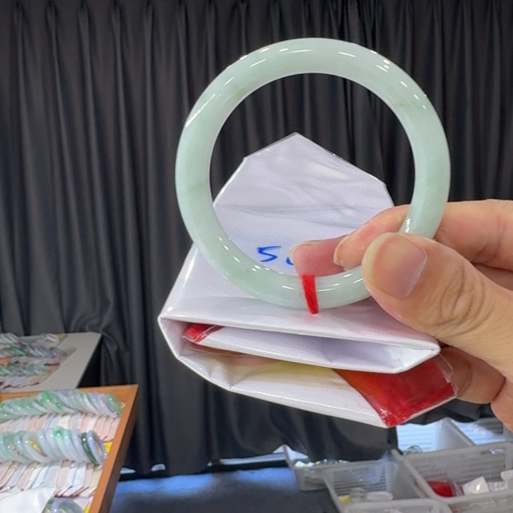 翡翠手镯未镶嵌纯天然缅甸翡翠a货 买断