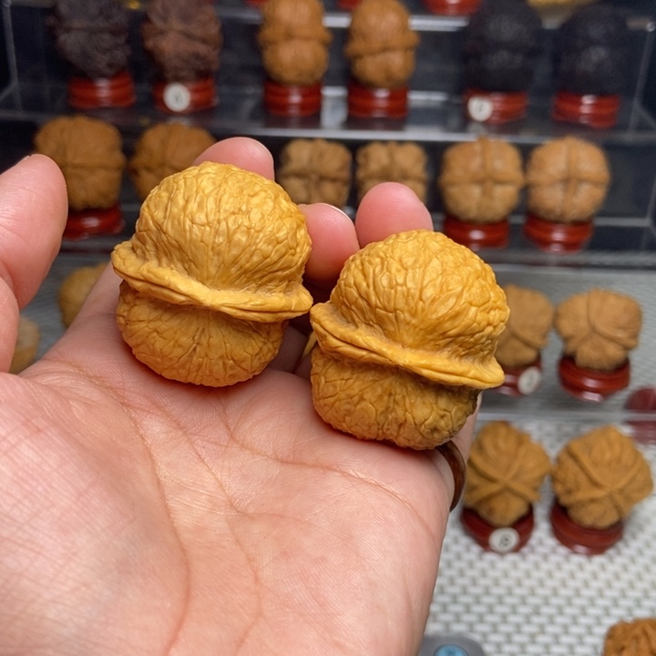 文玩核桃把件铁狮子18