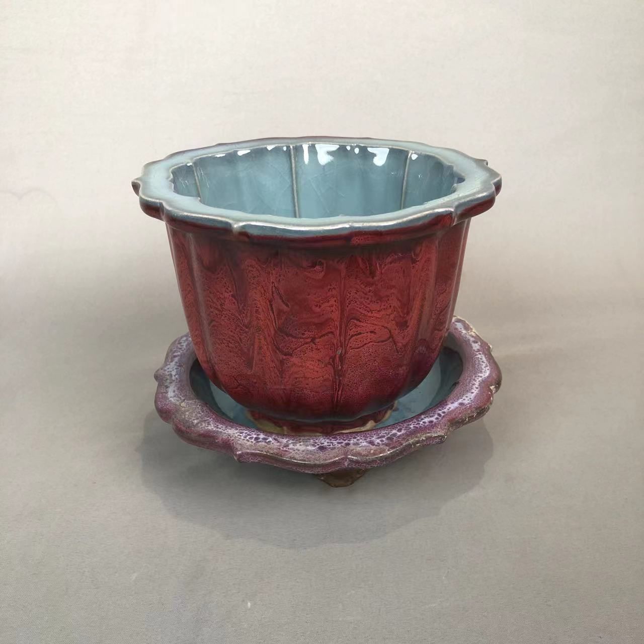 明代钧瓷玫瑰紫六瓣葵花盆A5-004