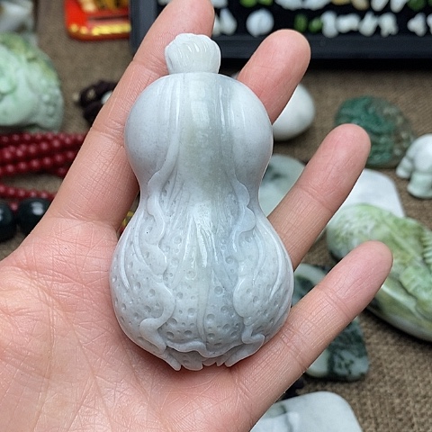 独山玉颈饰未镶嵌