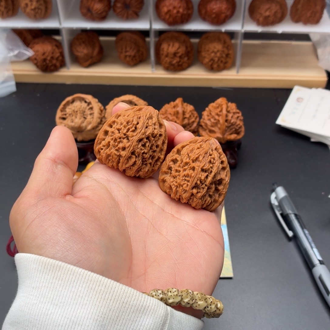 文玩核桃把件南疆石39拉丝三角将