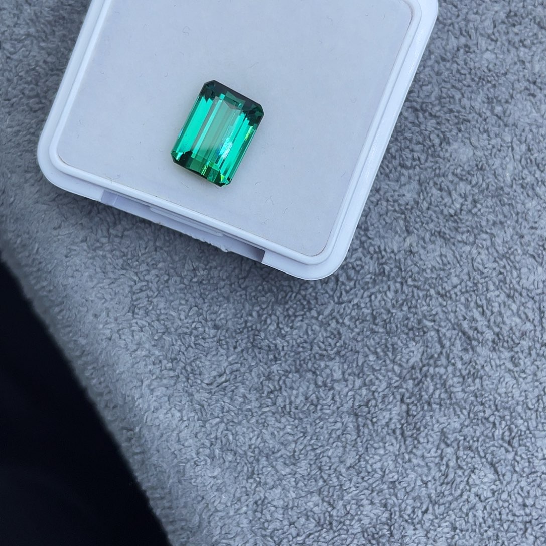未镶嵌碧玺裸石4.238Ct