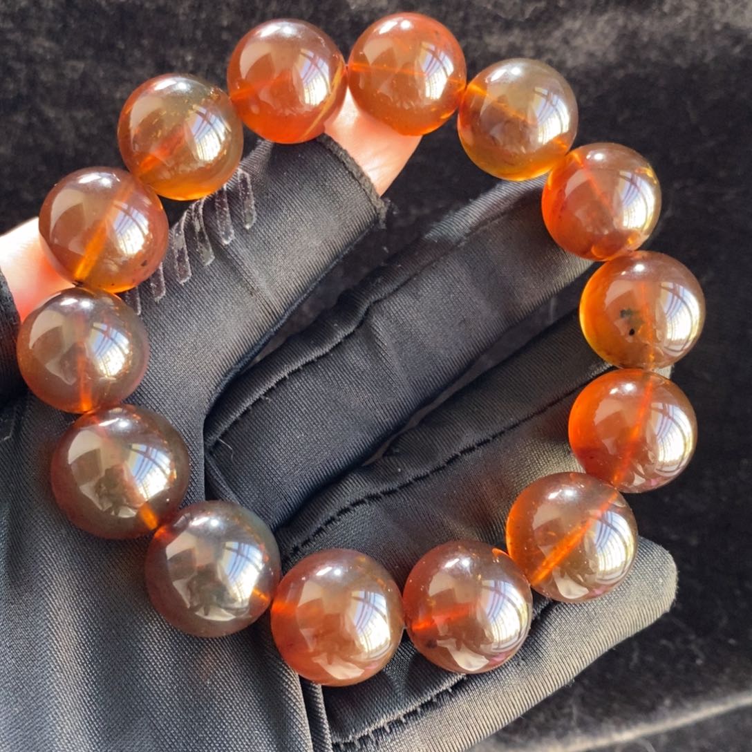 琥珀未镶嵌裸石……