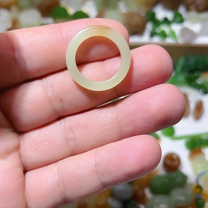 未镶嵌和田玉（糖玉）挂件