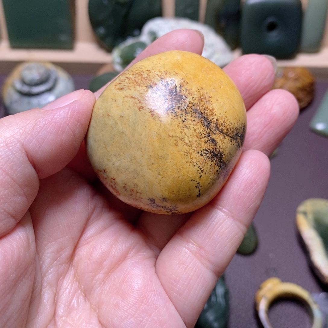 岫岩河磨玉（透闪石质玉）挂件未镶嵌龙*