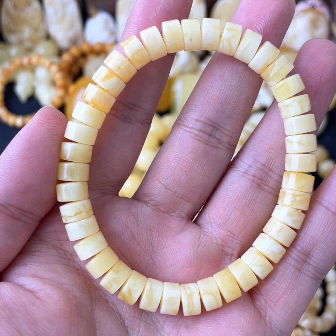 琥珀手串未镶嵌8+俄料浓蜡妖白花药片手串