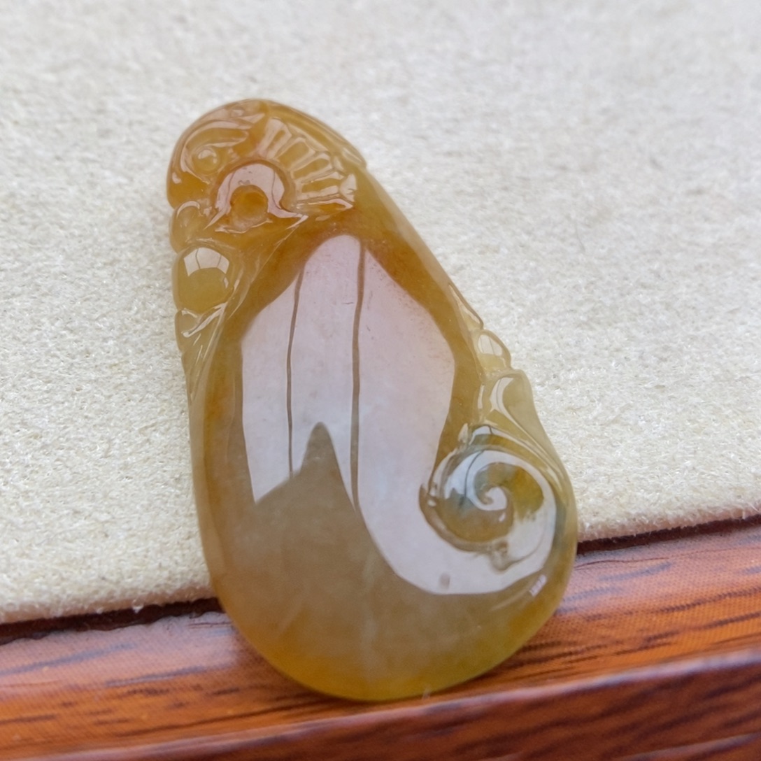 翡翠未镶嵌颈饰吊坠