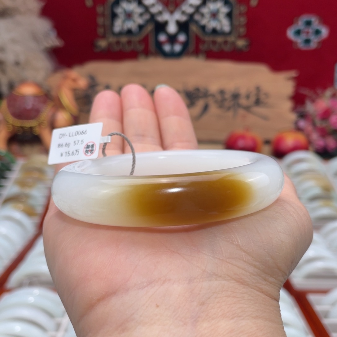 未镶嵌手镯和田玉（糖玉）天然且末老料金糖
