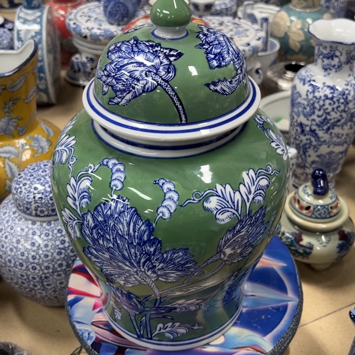 瓷片微瑕。。。。。。。。。。。。。