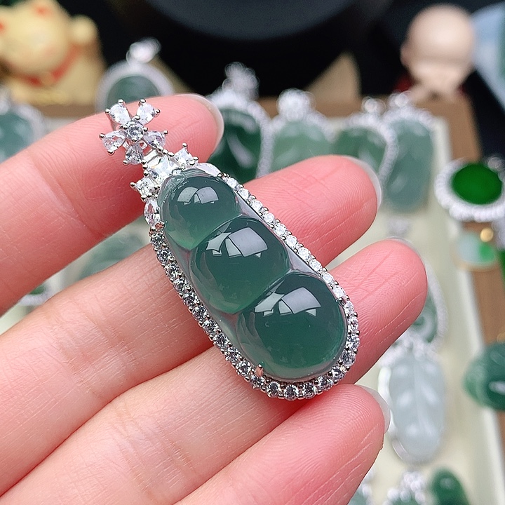 颈饰银S925镶嵌翡翠燕*吊坠