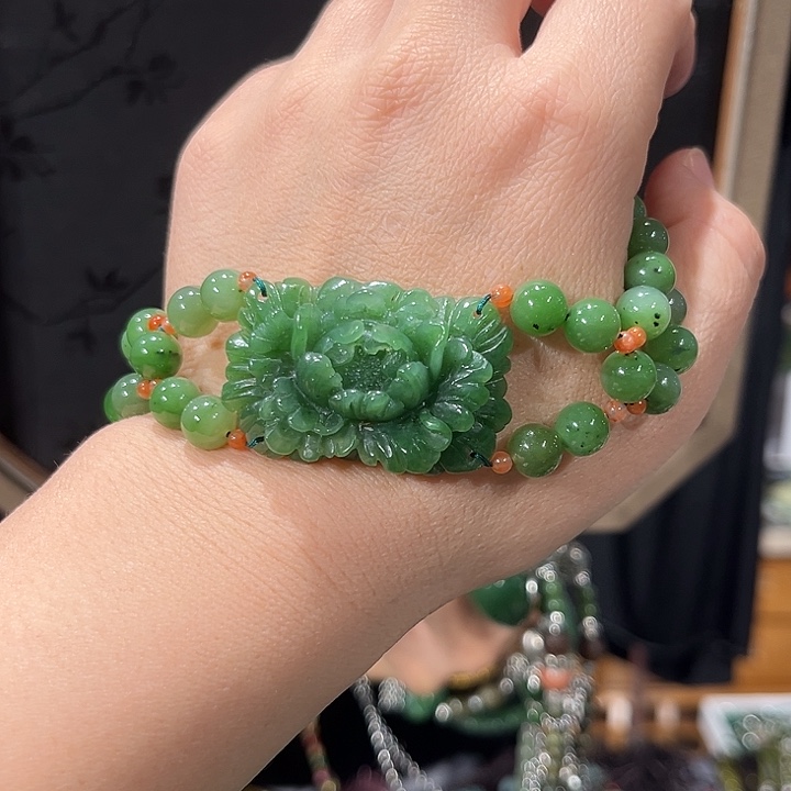 颈饰未镶嵌和田玉