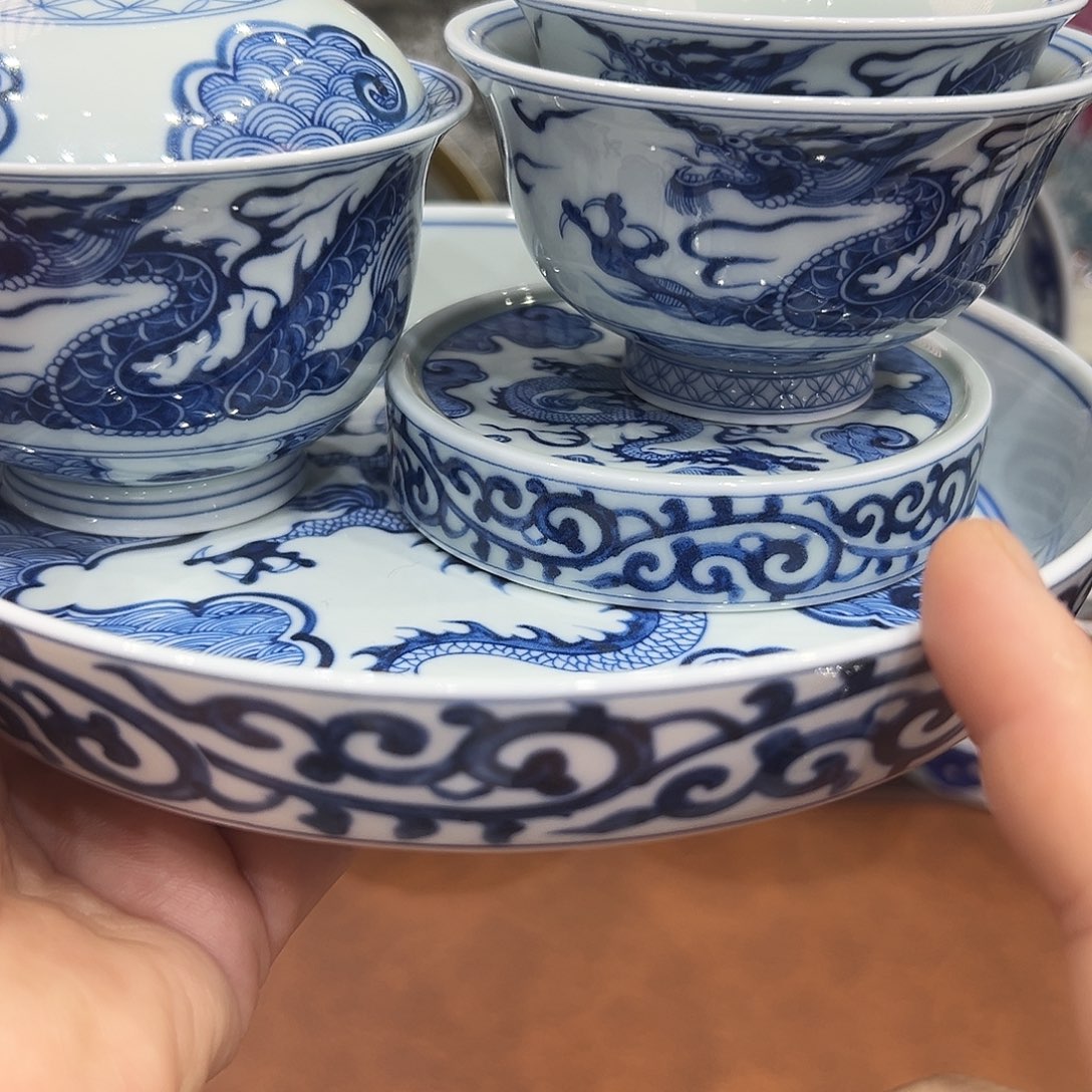 摆件咯莫我哦莫哦莫我