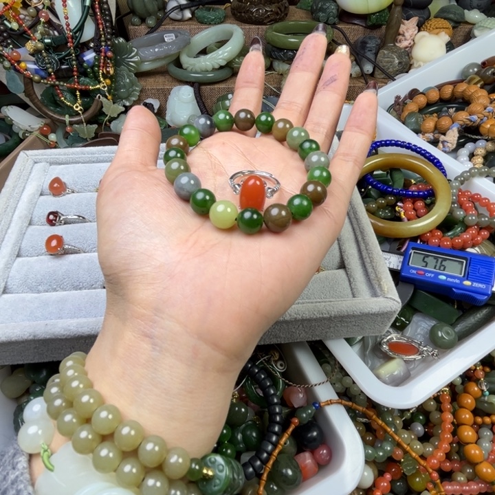 和田玉（黄玉）未镶嵌颈饰