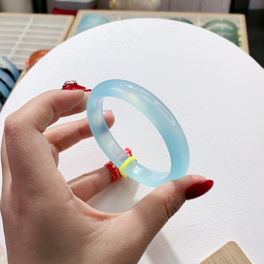 手镯玛瑙/玉髓未镶嵌56