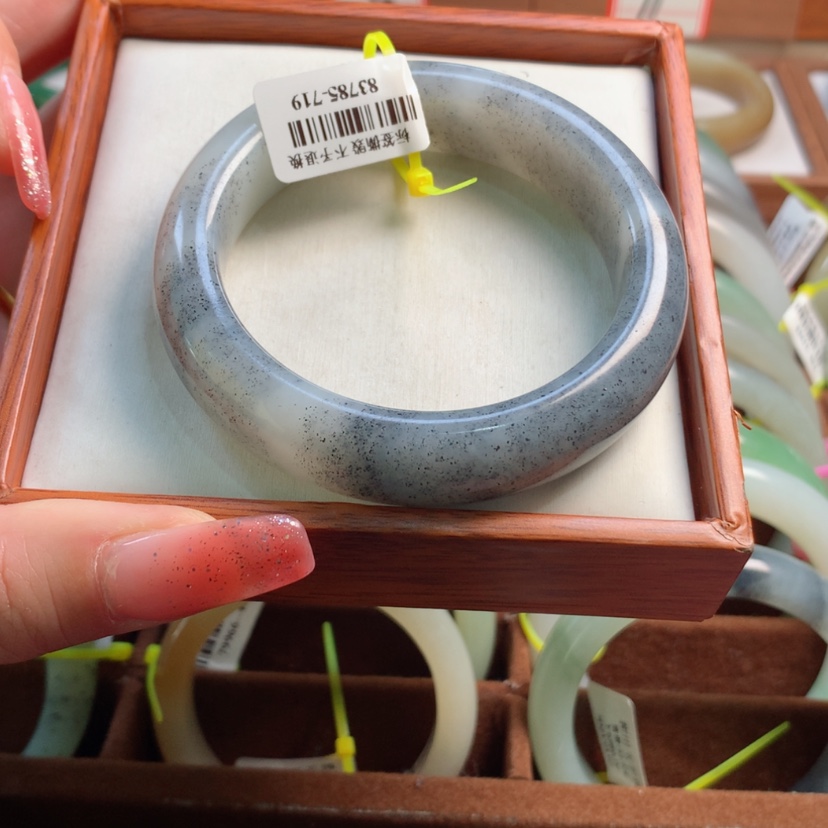 【闪购商品】和田玉手镯未镶嵌