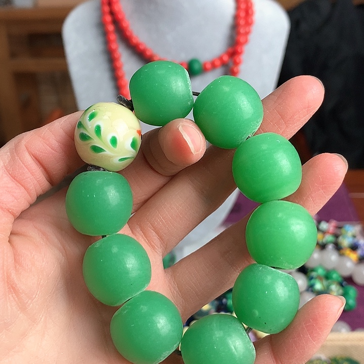 琉璃颈饰486080809090000