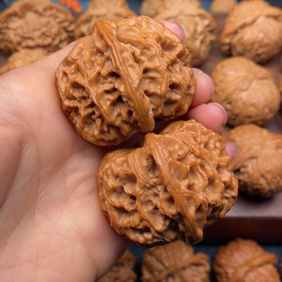 文玩核桃吊坠43原桩大肚苹果园，红皮