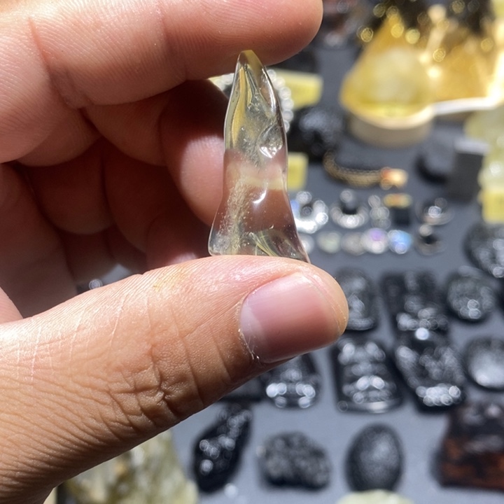 非金属利比亚黄金陨