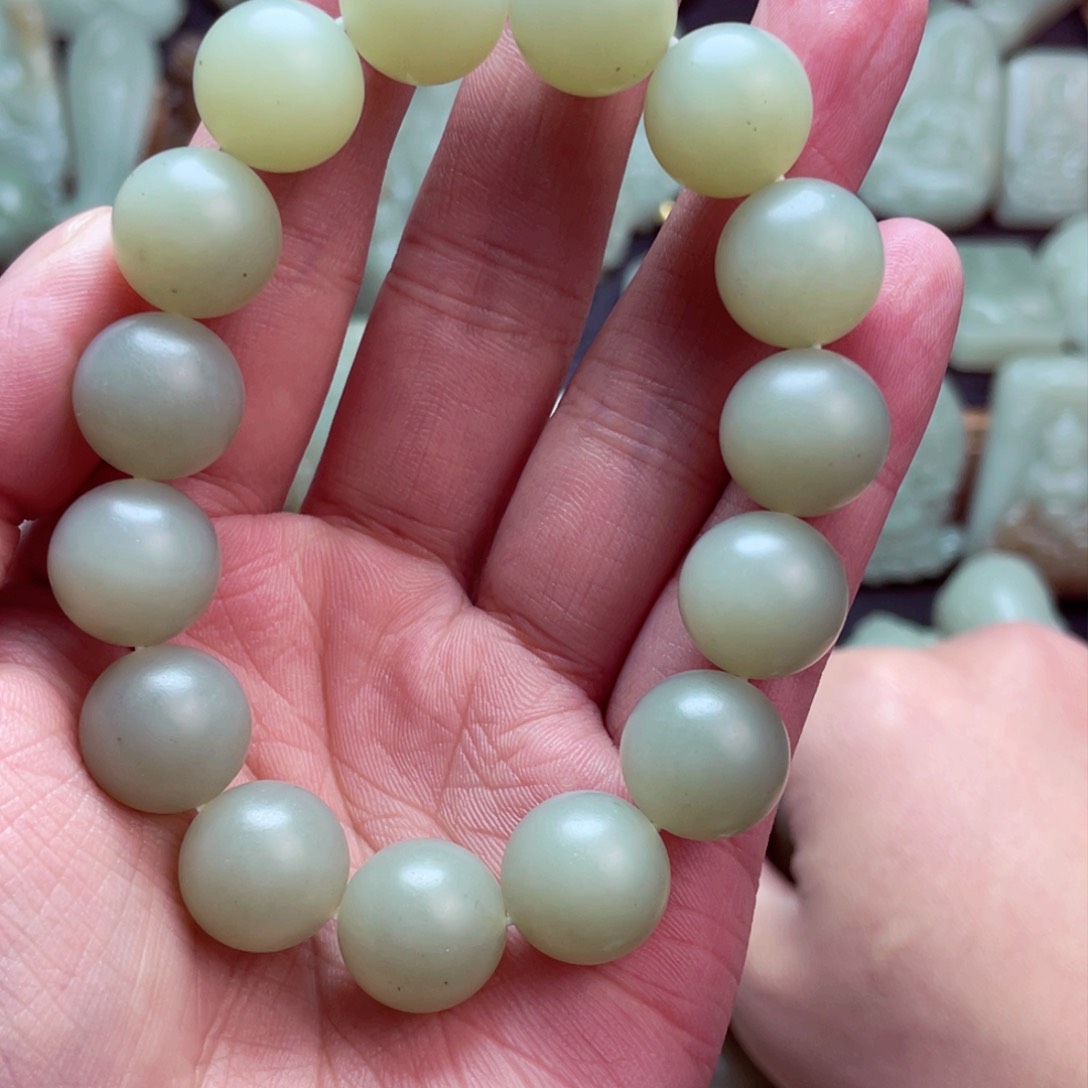 和田玉颈饰未镶嵌