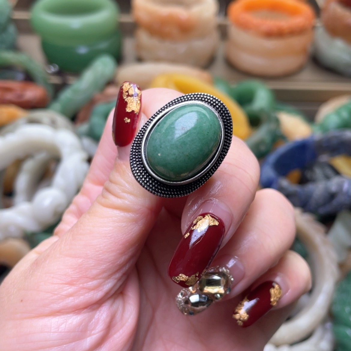 【闪购商品】石英质玉手镯未镶嵌