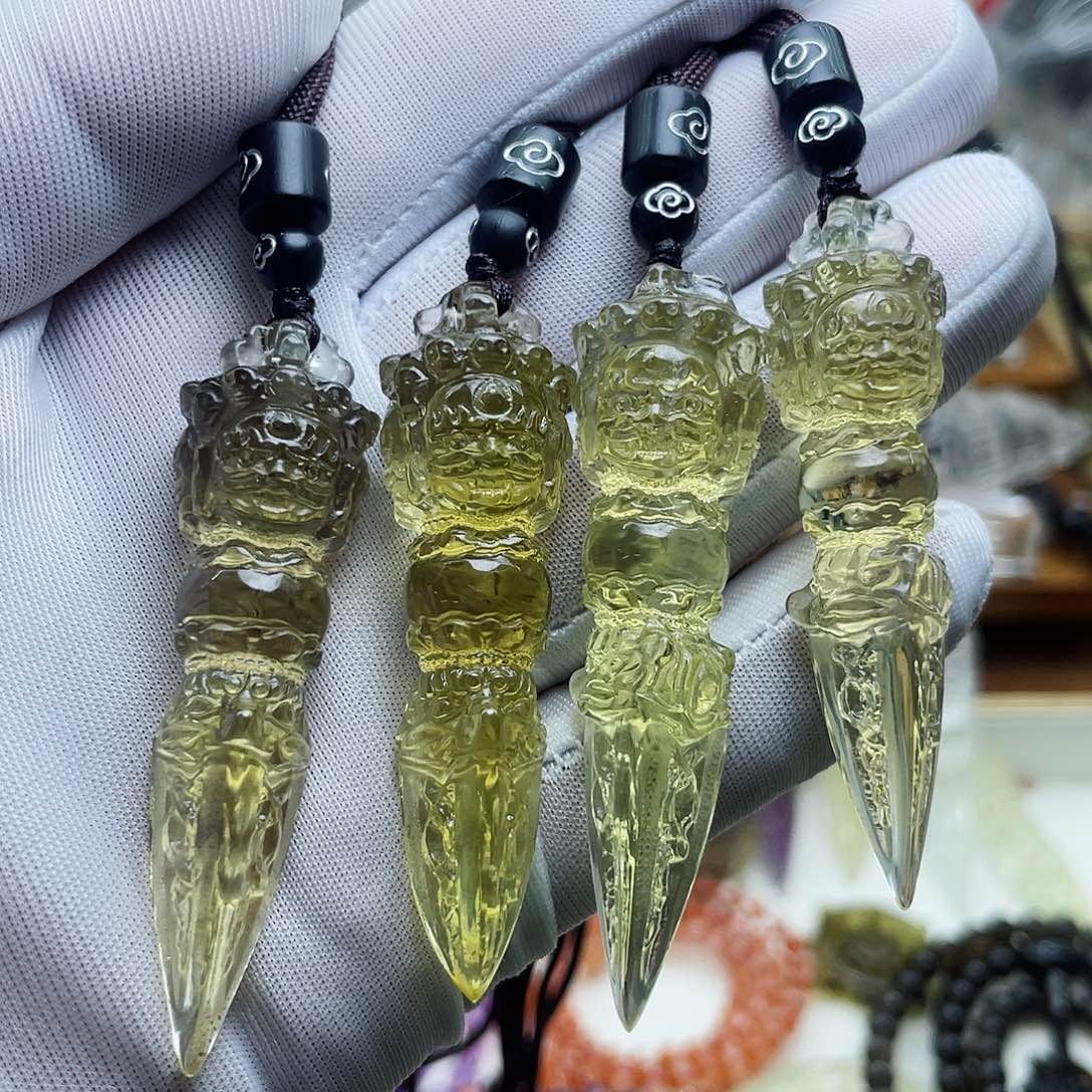 水晶颈饰未镶嵌吊坠