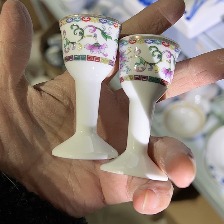 壶白珐琅两个酒杯陶瓷