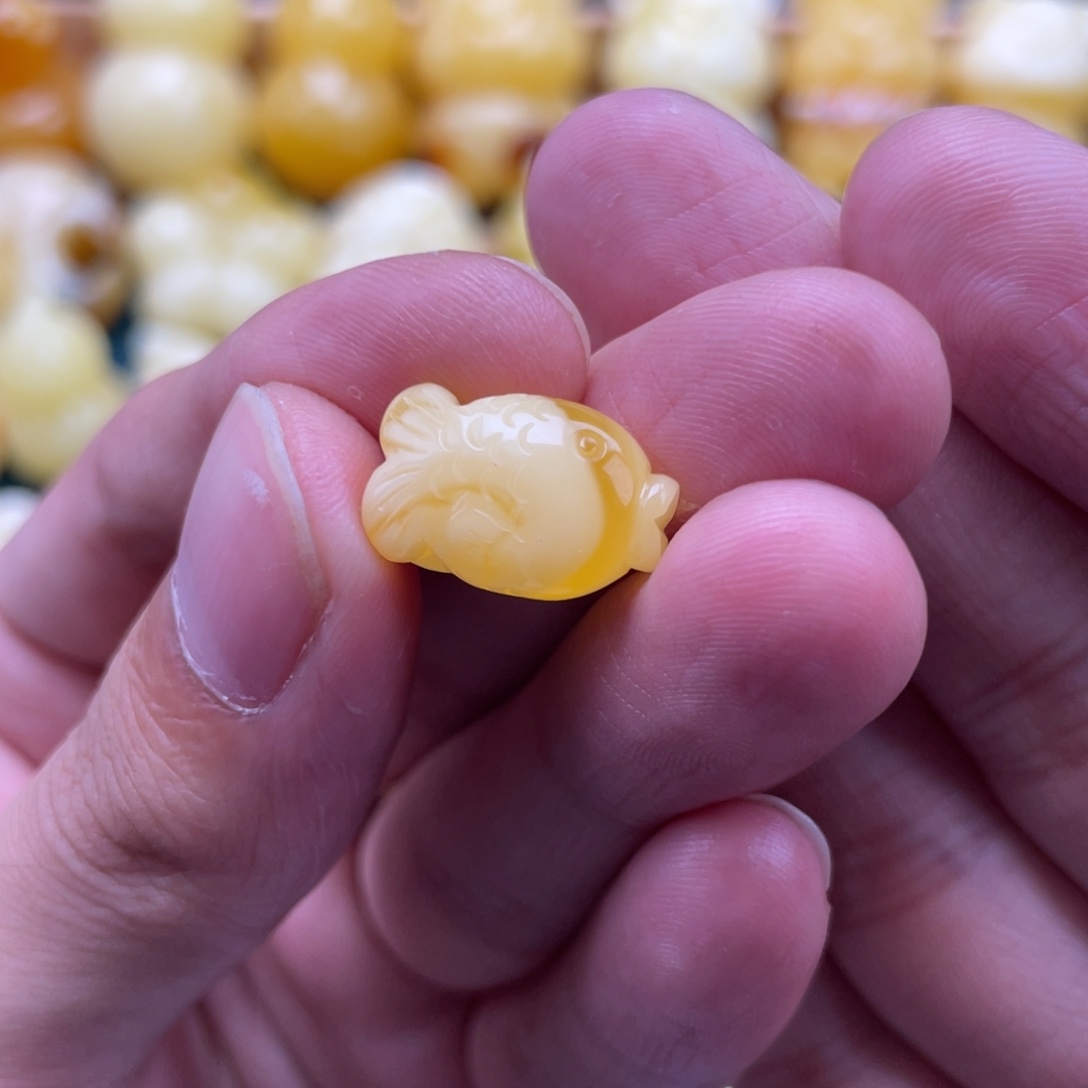 琥珀未镶嵌裸石蜜蜡