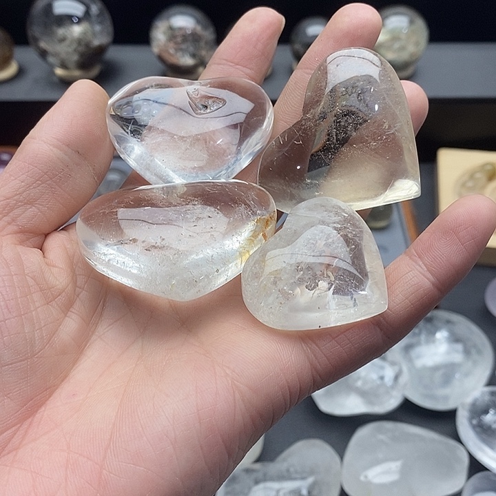 未镶嵌颈饰水晶33