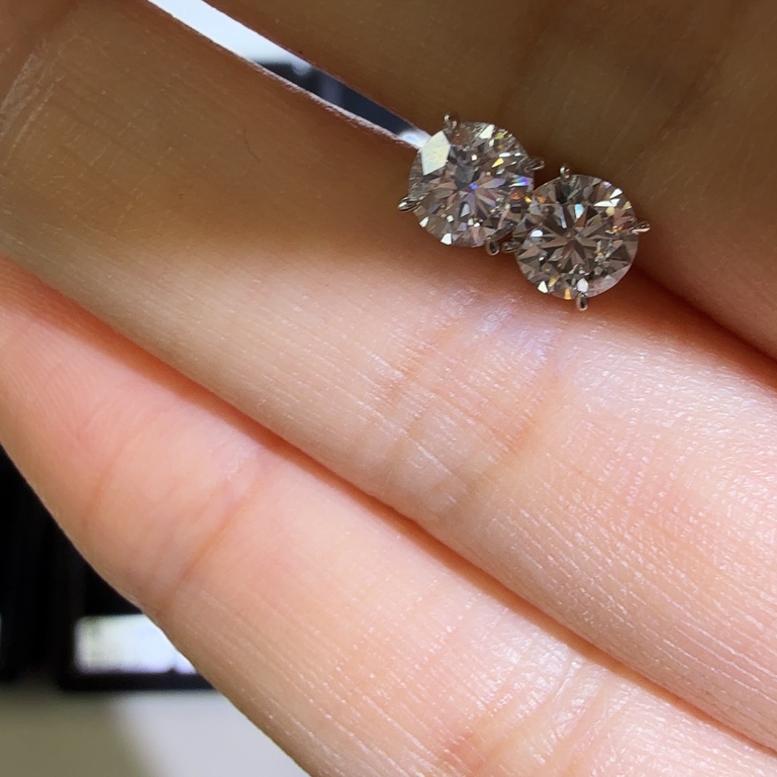 合成钻石铂Pt950镶嵌耳饰