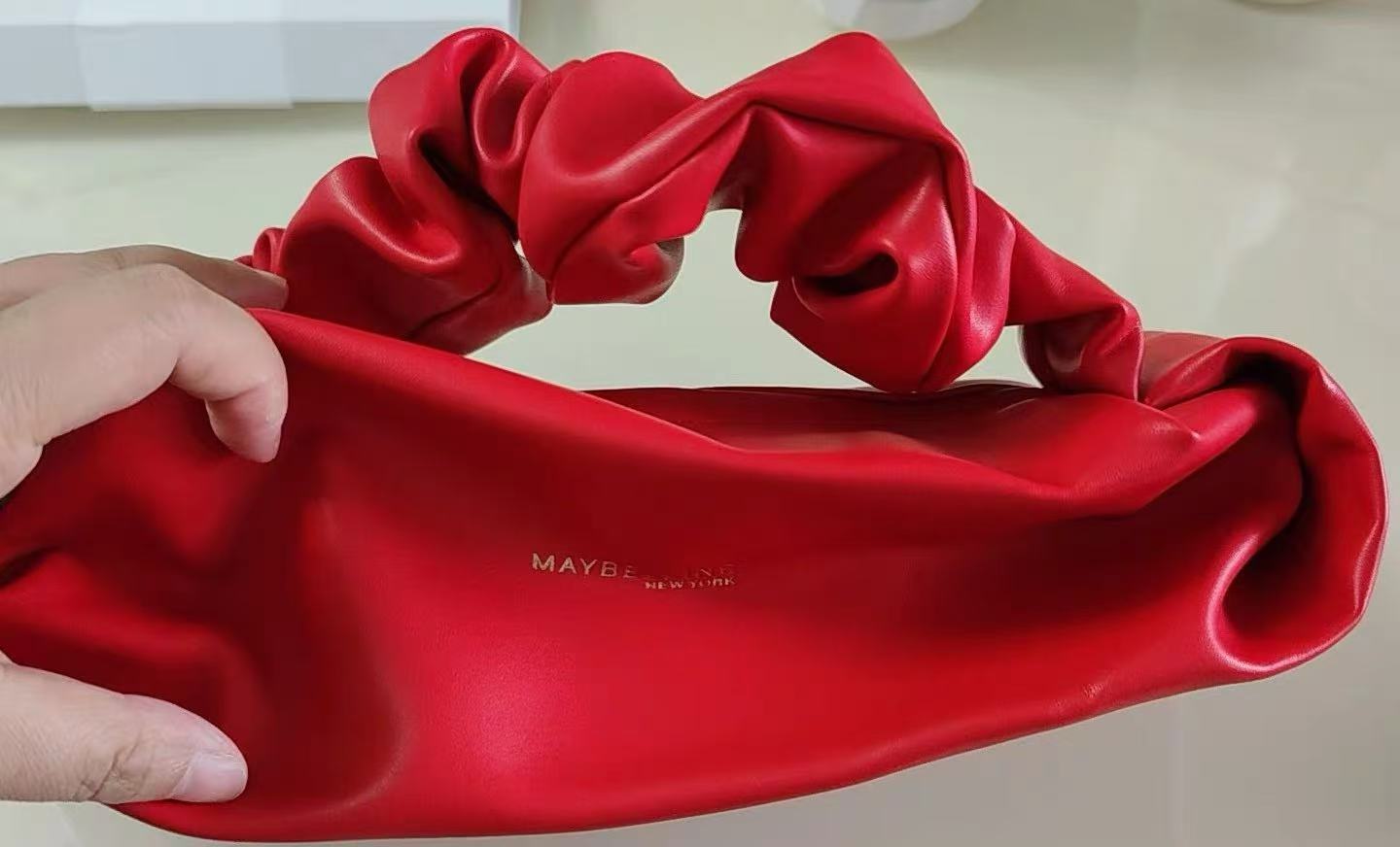 【小宝莲】k190专柜礼赠云朵手拎包个性防水随身便携